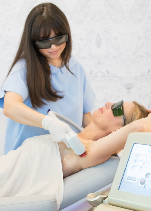 Moderne Lasertherapie zur gezielten Behandlung von Hautveränderungen – medizinisch fundiert, präzise und schonend.