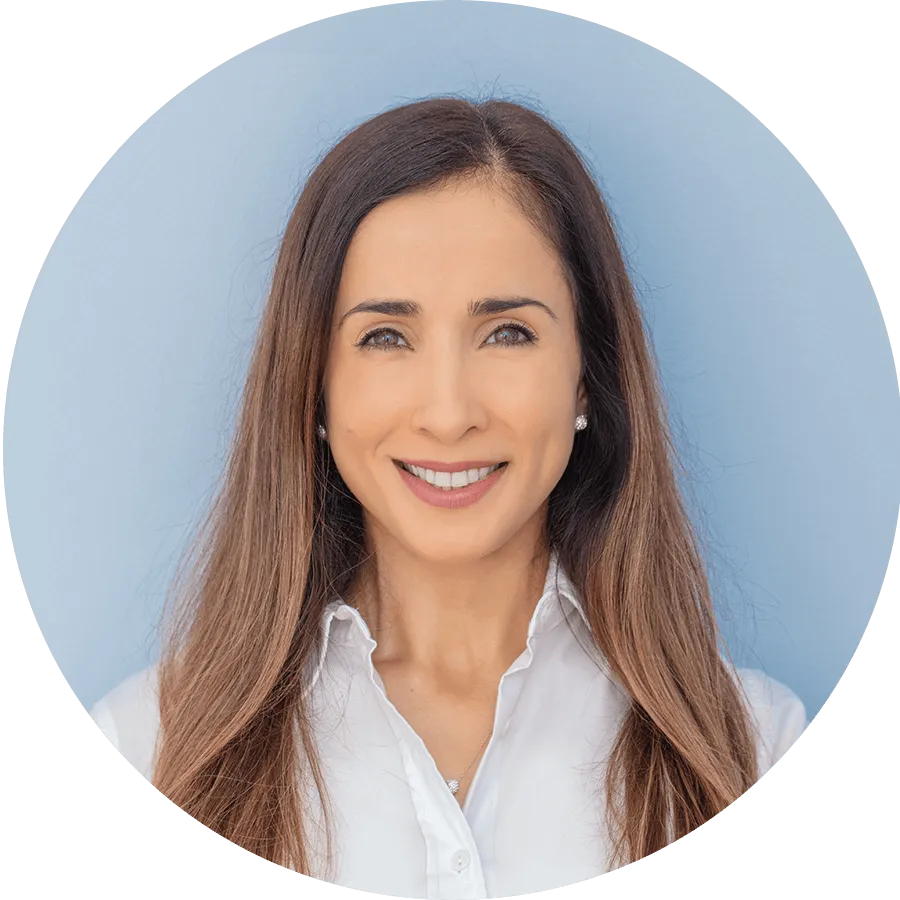 Yamila_Coimbra_2024_900x900_Spezialistin_Dermatologie